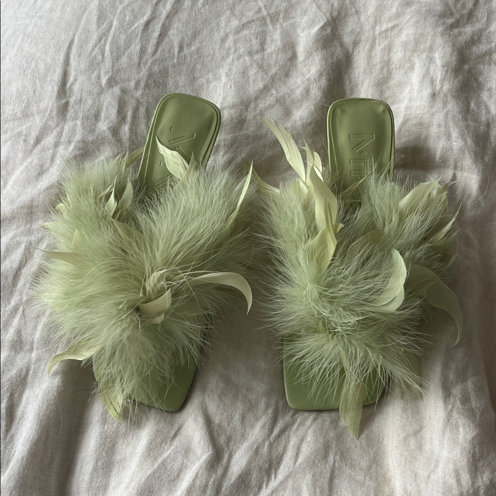 Green Feathered Kitten heel Sandals